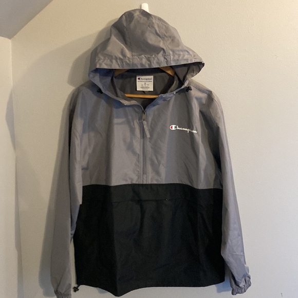 Men’s Champion Windbreaker - Picture 5 of 11